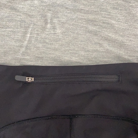 Lululemon Speed Up Mid-Rise Tight 28" Black size 6 - Picture 5 of 6